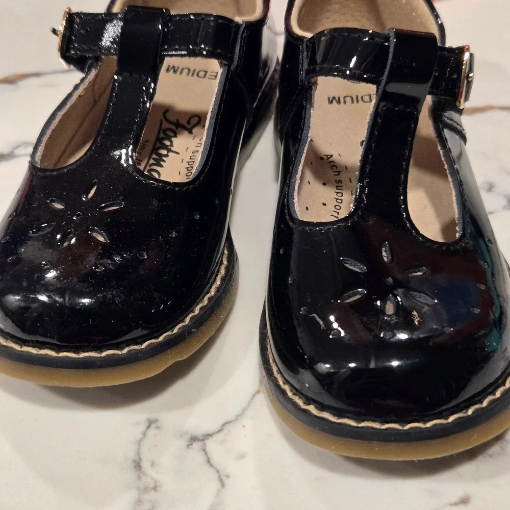 Footmates Black Patent Leather‎ Mary Jane Shoes Girls Size 8 Medium Arch Support
